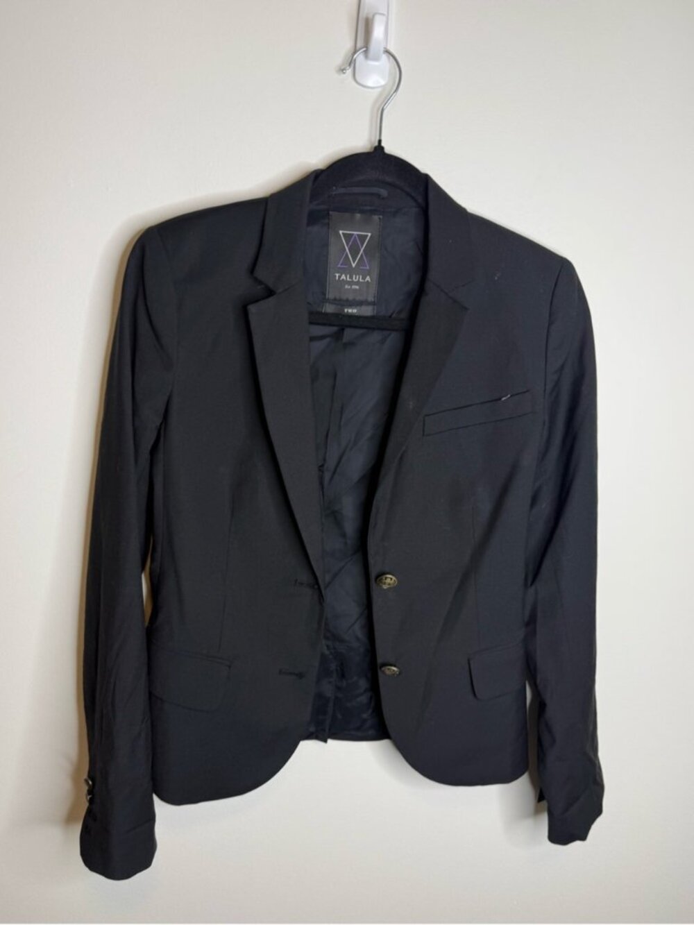 Aritzia talula Women's Black Tailored Blazer size 2